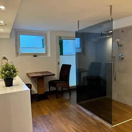 Schoene Souterrain Wohnung In Herzogenrath Exterior photo