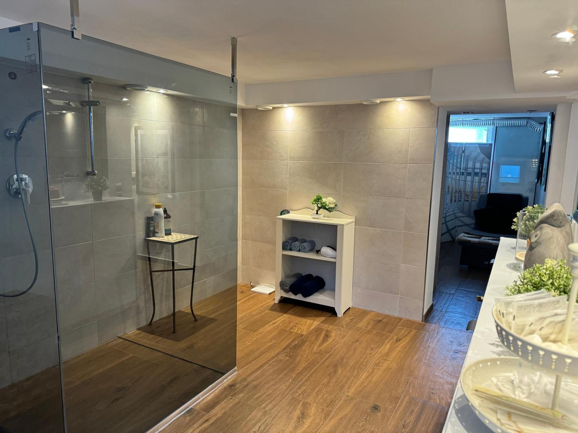Schoene Souterrain In Apartment *