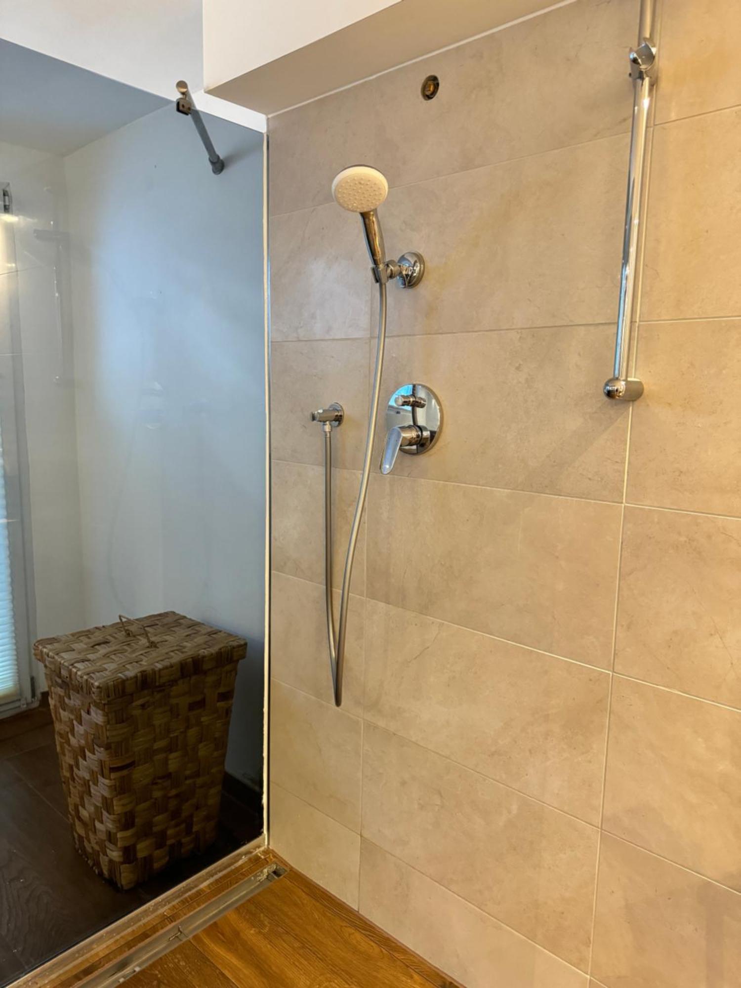 Apartment Schoene Souterrain In Herzogenrath
